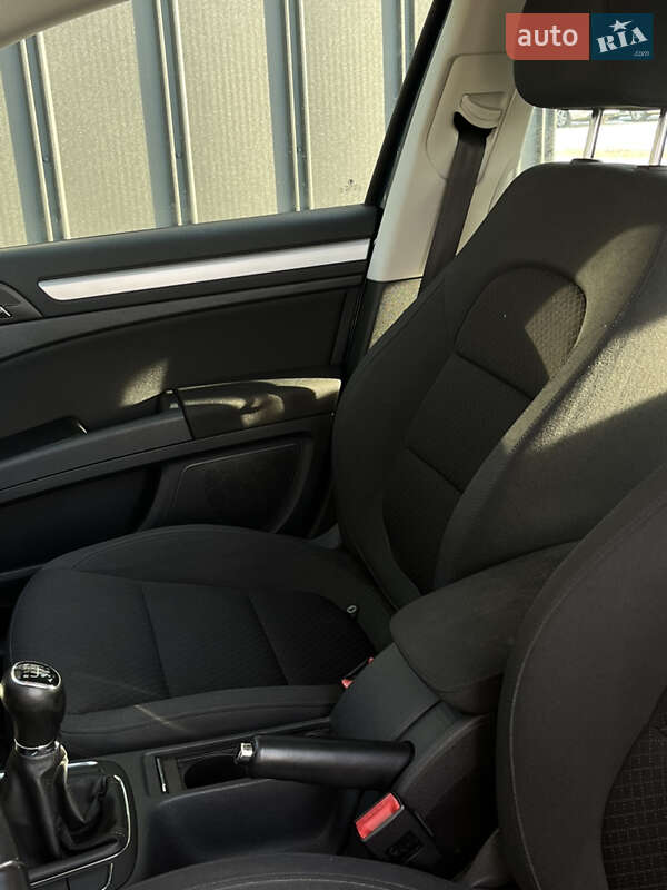 Лифтбек Skoda Superb 2014 в Смыге