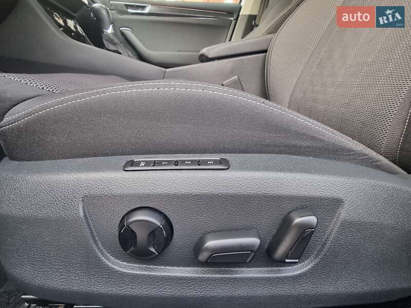 Лифтбек Skoda Superb 2020 в Коломые