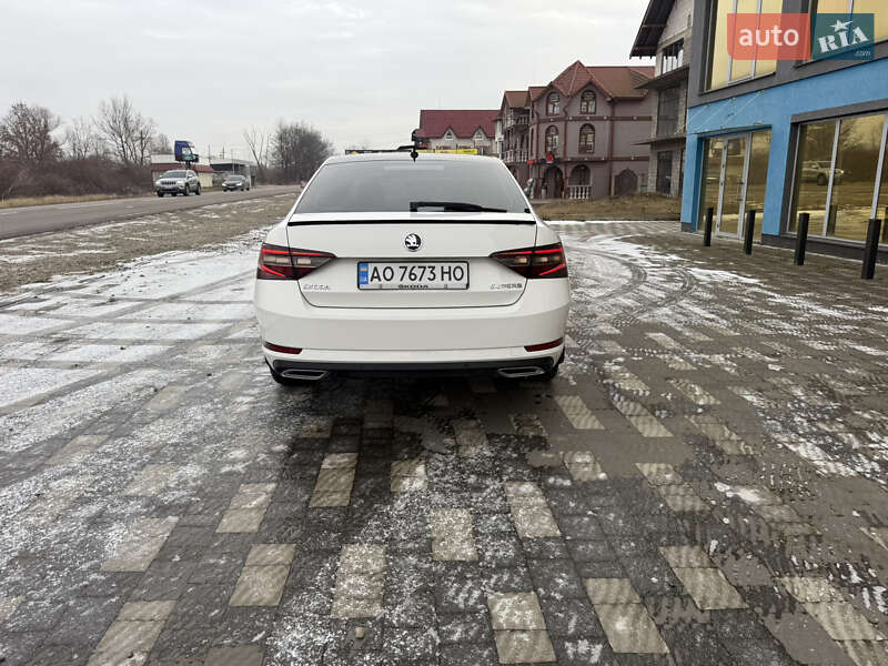Лифтбек Skoda Superb 2016 в Тячеве