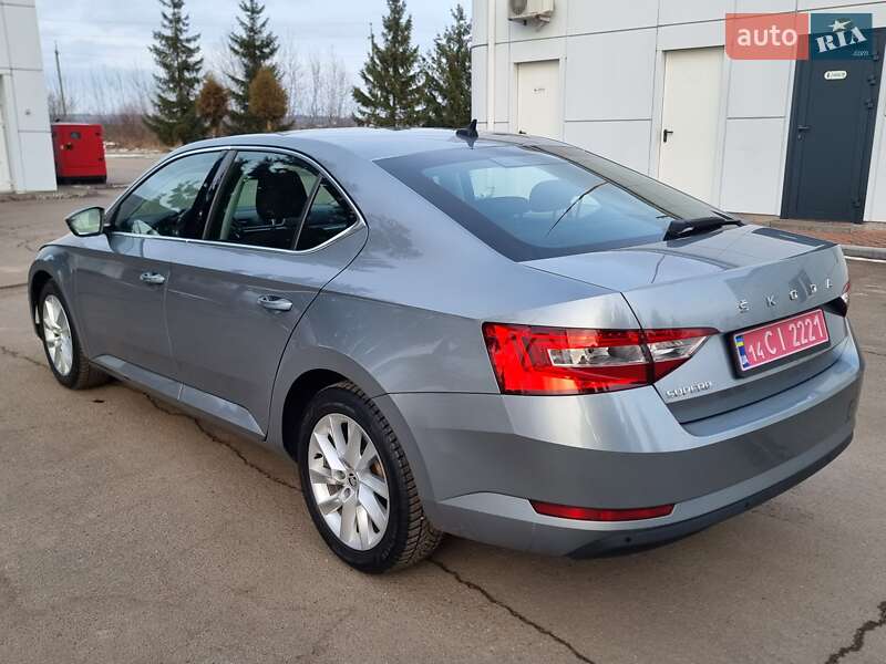 Лифтбек Skoda Superb 2020 в Коломые