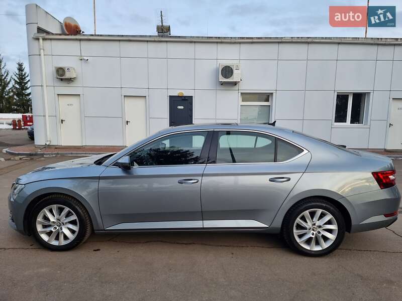 Лифтбек Skoda Superb 2020 в Коломые
