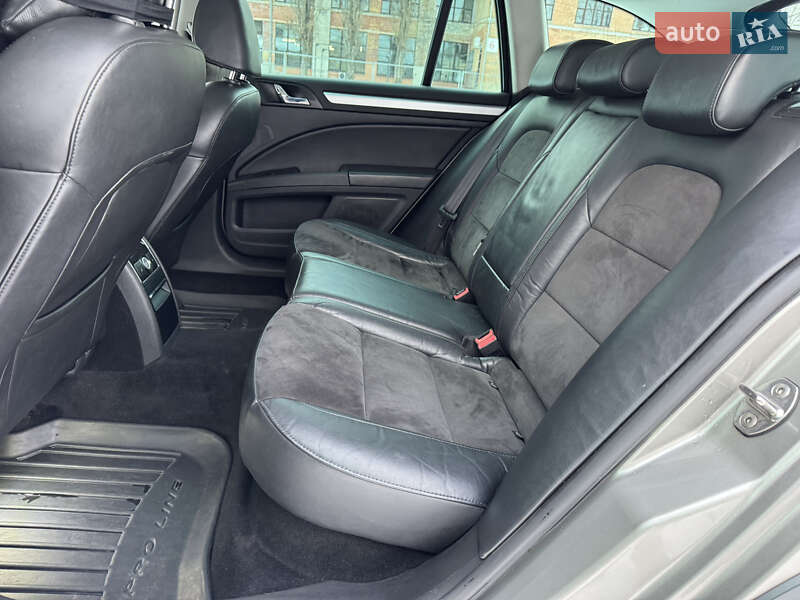 Универсал Skoda Superb 2014 в Киеве