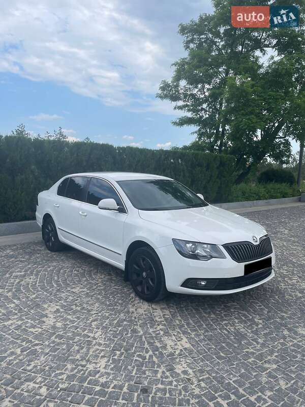 Лифтбек Skoda Superb 2014 в Днепре