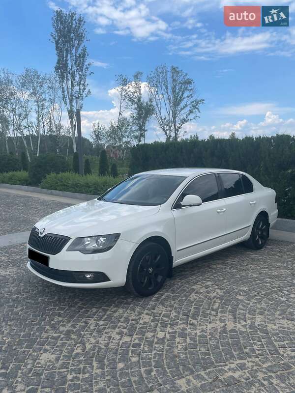 Лифтбек Skoda Superb 2014 в Днепре