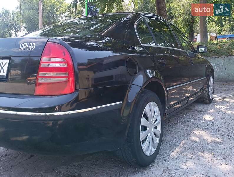 Лифтбек Skoda Superb 2002 в Каменском