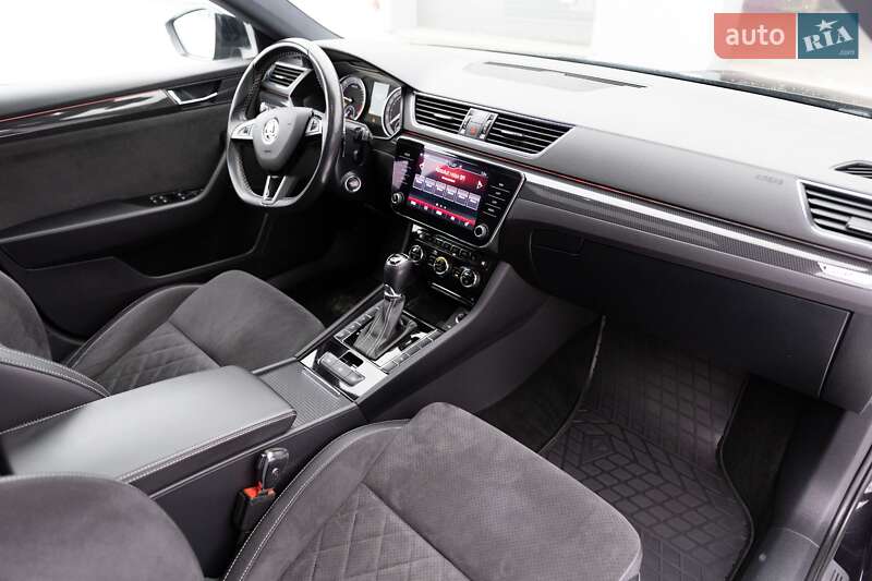 Универсал Skoda Superb 2019 в Самборе