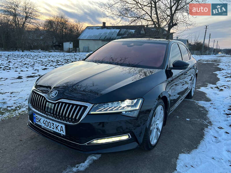 Лифтбек Skoda Superb 2022 в Ровно