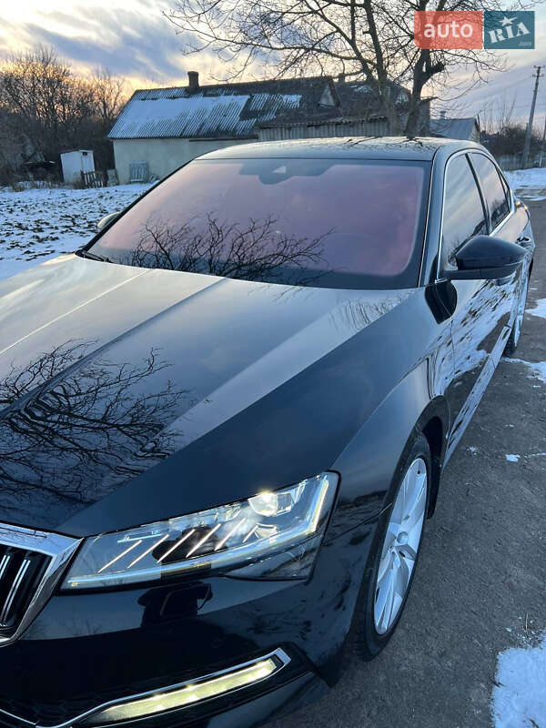 Лифтбек Skoda Superb 2022 в Ровно