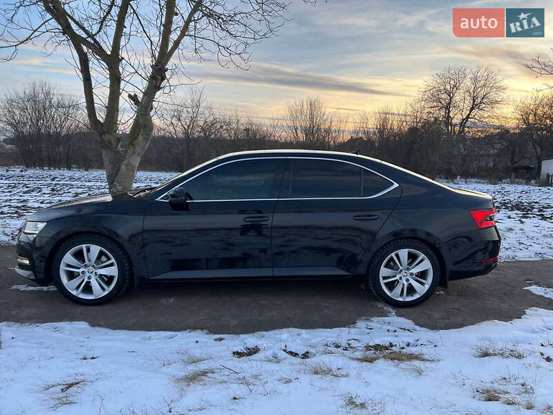 Лифтбек Skoda Superb 2022 в Ровно