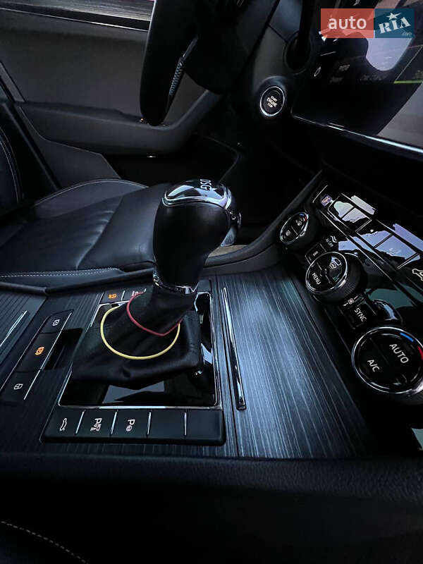 Лифтбек Skoda Superb 2022 в Ровно