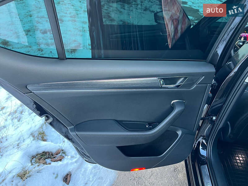 Лифтбек Skoda Superb 2022 в Ровно