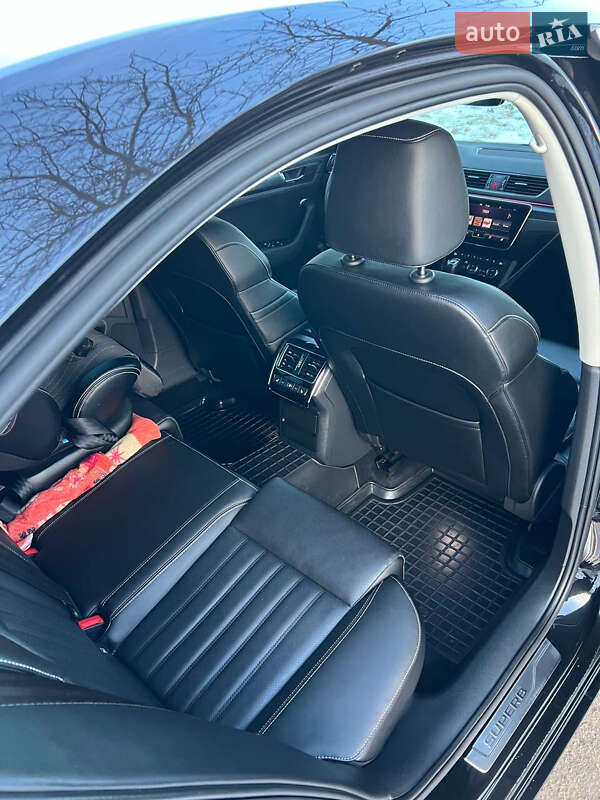 Лифтбек Skoda Superb 2022 в Ровно