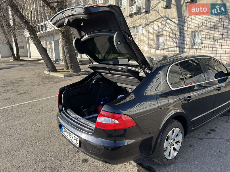 Лифтбек Skoda Superb 2012 в Днепре