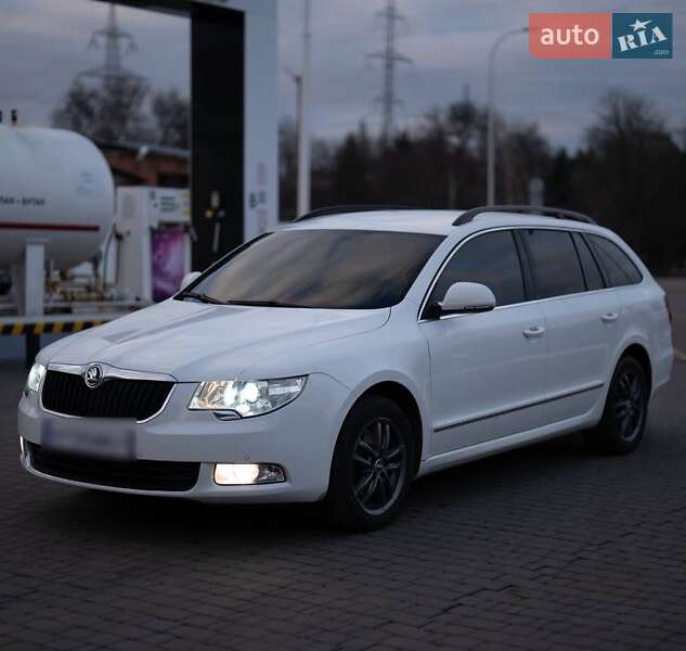 Универсал Skoda Superb 2011 в Бершади