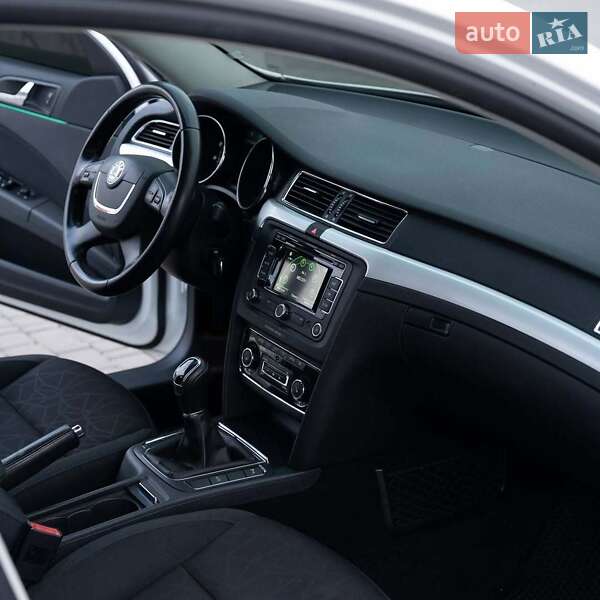 Универсал Skoda Superb 2011 в Бершади