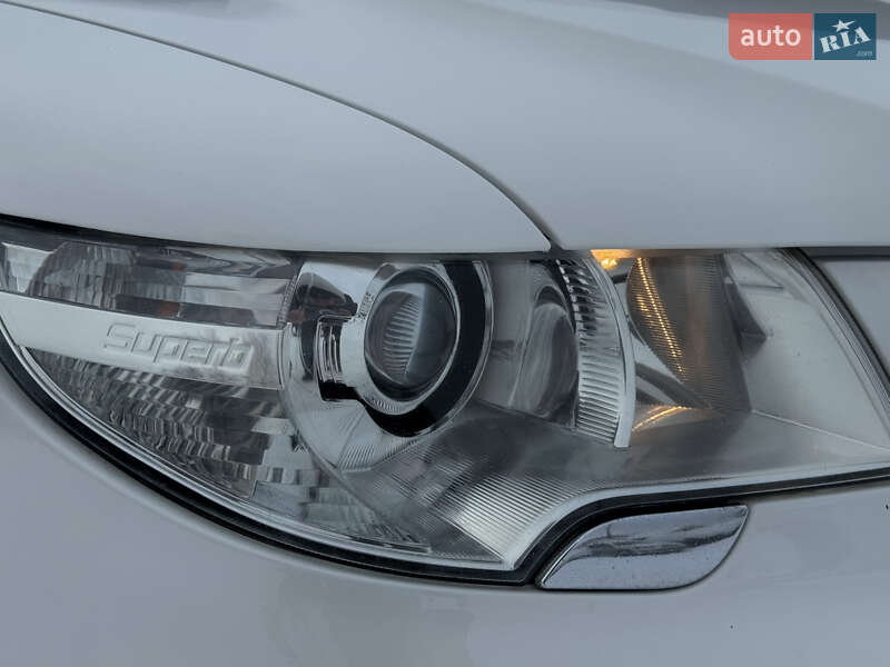Универсал Skoda Superb 2012 в Радивилове