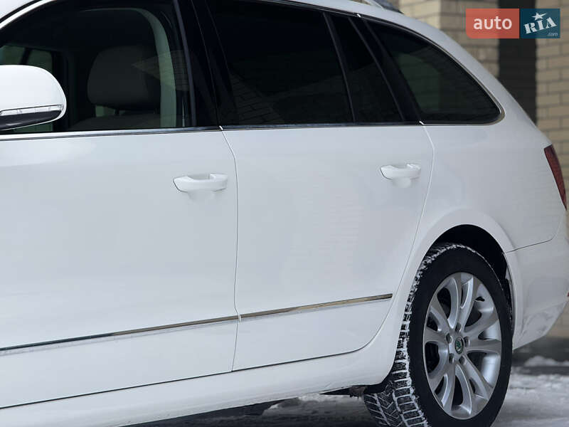 Универсал Skoda Superb 2012 в Радивилове