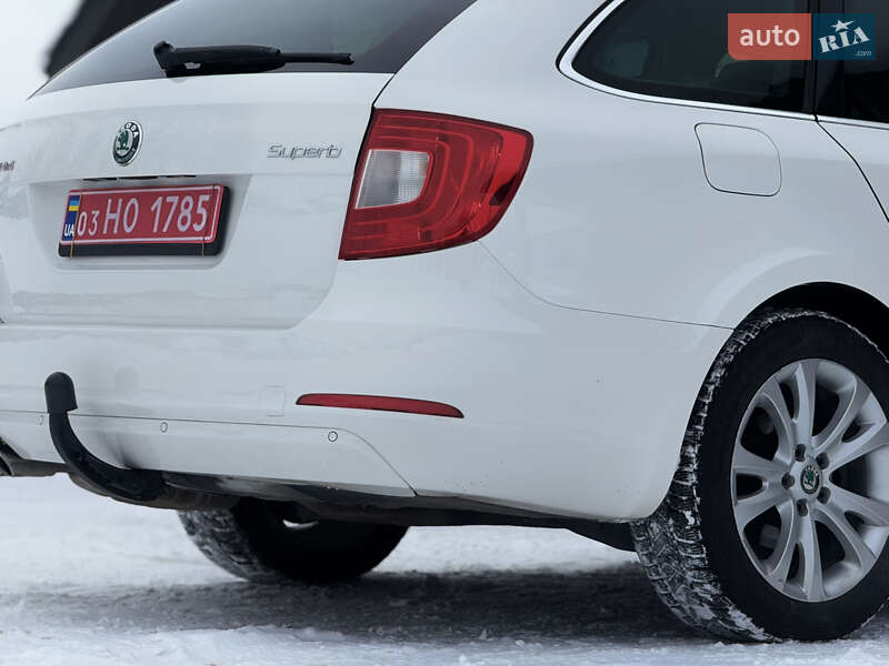 Универсал Skoda Superb 2012 в Радивилове