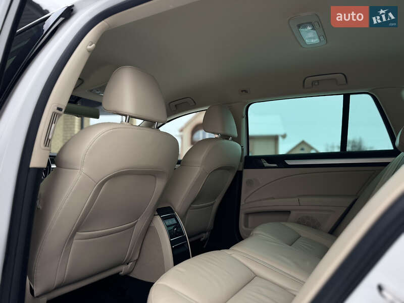 Универсал Skoda Superb 2012 в Радивилове