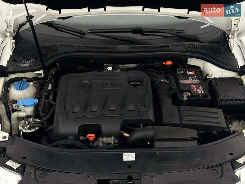 Универсал Skoda Superb 2012 в Радивилове