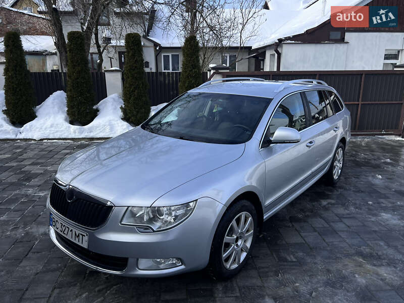Универсал Skoda Superb 2012 в Дрогобыче