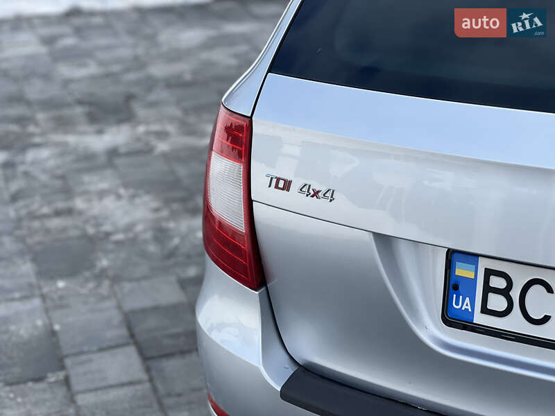 Универсал Skoda Superb 2012 в Дрогобыче