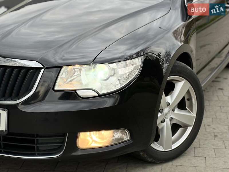 Универсал Skoda Superb 2012 в Новояворовске