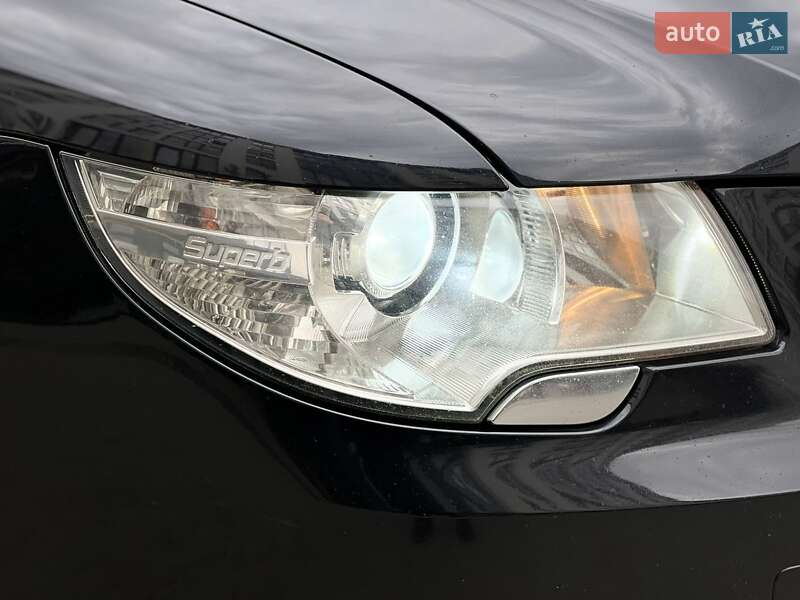Универсал Skoda Superb 2012 в Новояворовске