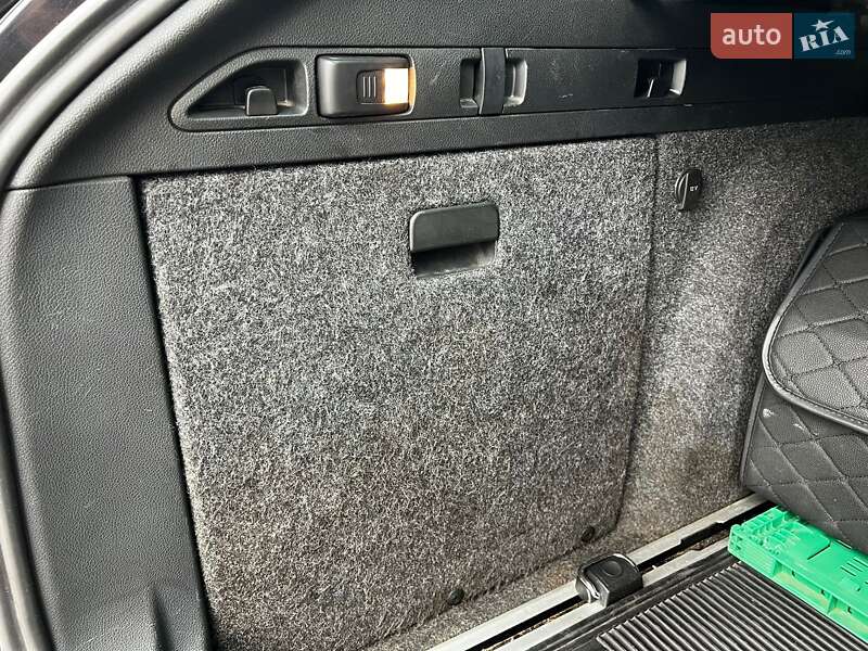 Универсал Skoda Superb 2012 в Новояворовске