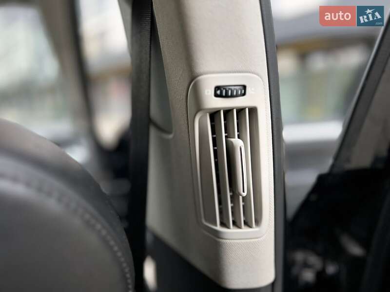 Универсал Skoda Superb 2012 в Новояворовске