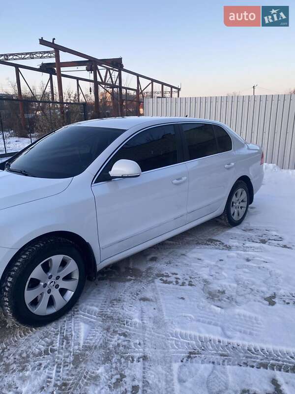 Лифтбек Skoda Superb 2014 в Прилуках