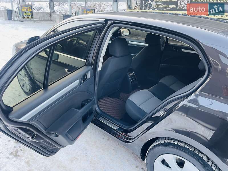 Лифтбек Skoda Superb 2012 в Киеве