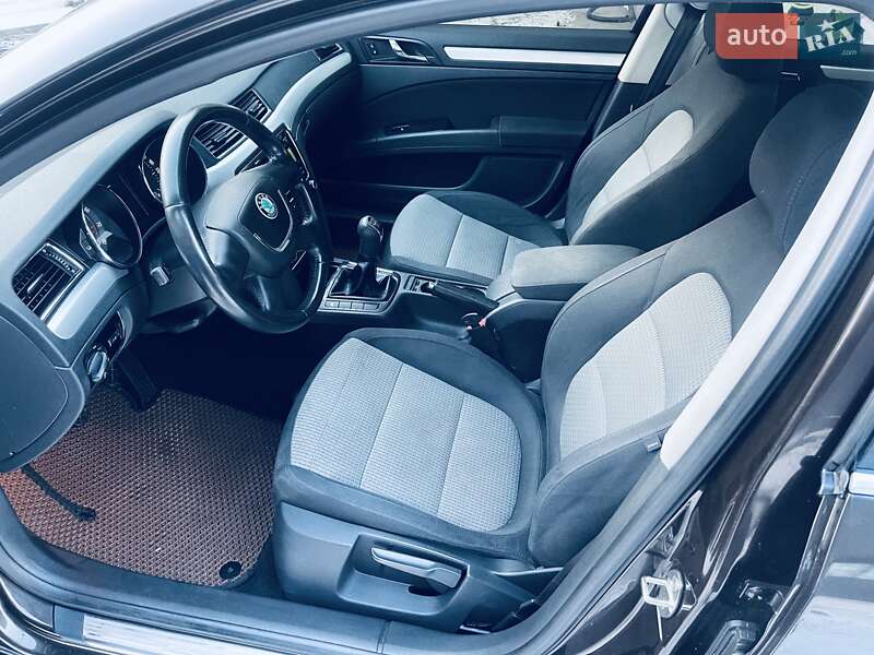 Лифтбек Skoda Superb 2012 в Киеве