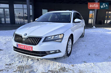 Універсал Skoda Superb 2017 в Нововолинську