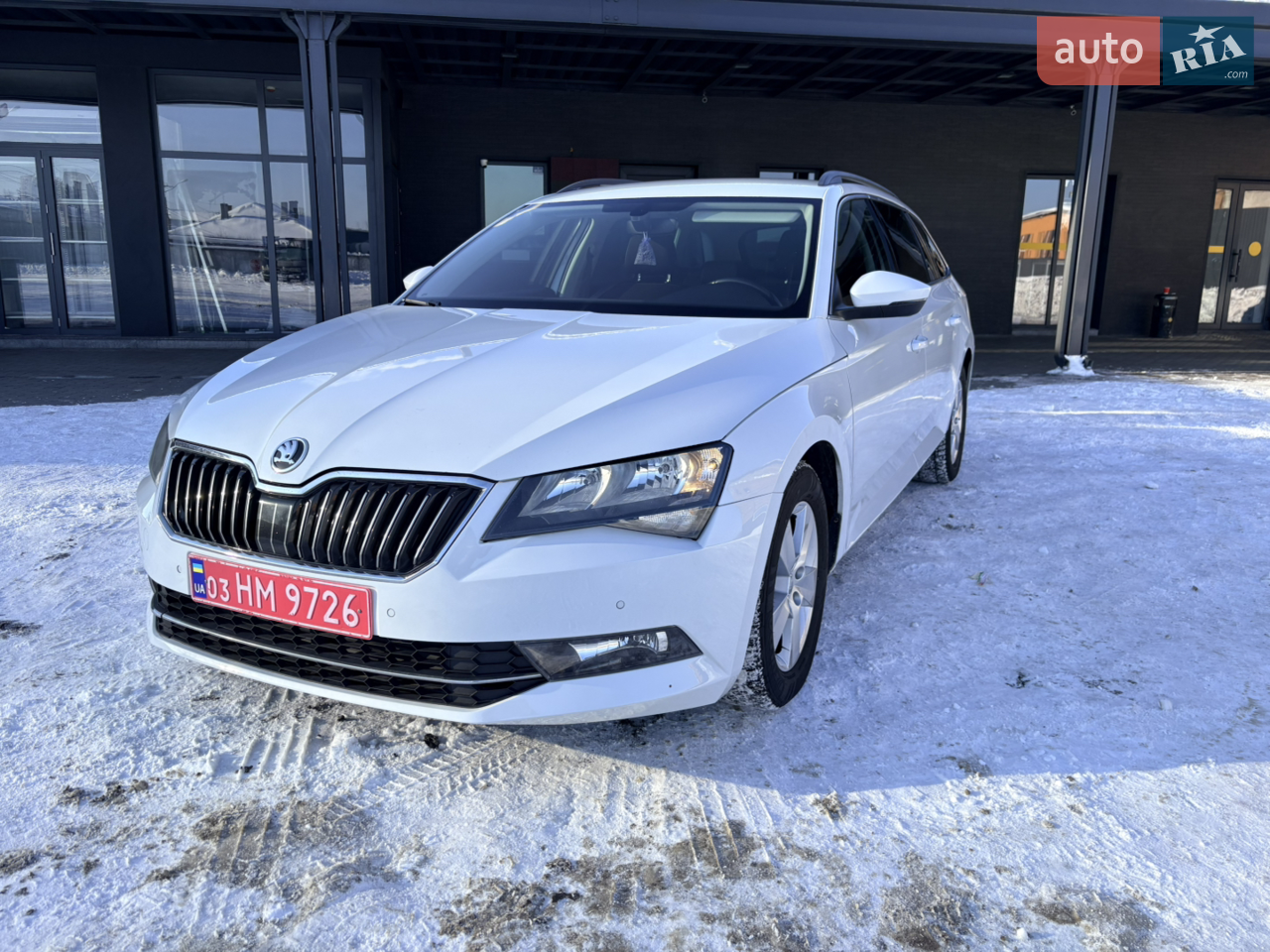 Хороший стан. 2 ключі.. машина розмитненна, зроблений сертифікат,готова для постановкі на облік.Додаткові питання по телефону