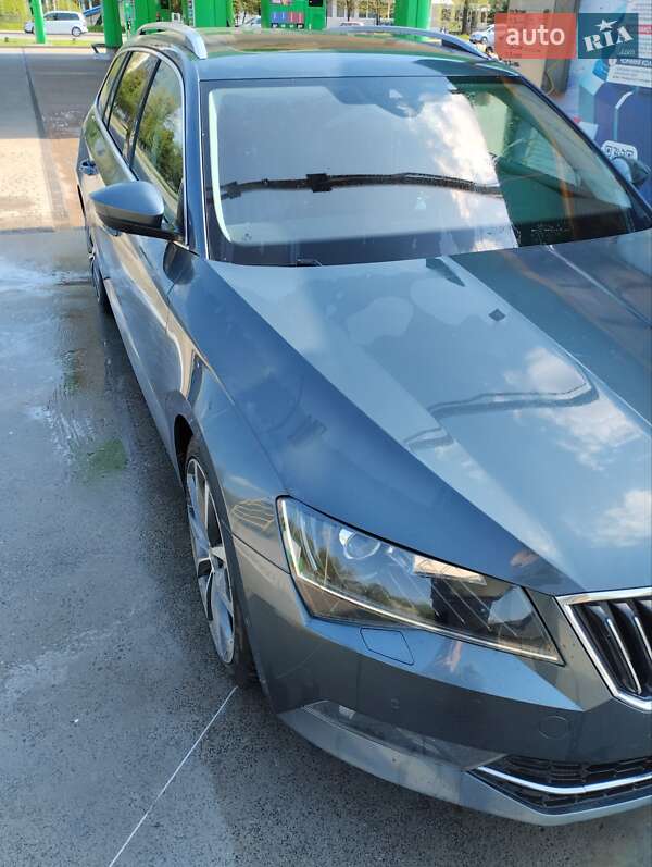 Универсал Skoda Superb 2016 в Дрогобыче