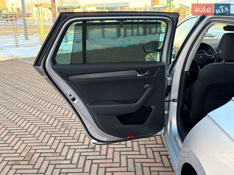 Универсал Skoda Superb 2020 в Мукачево