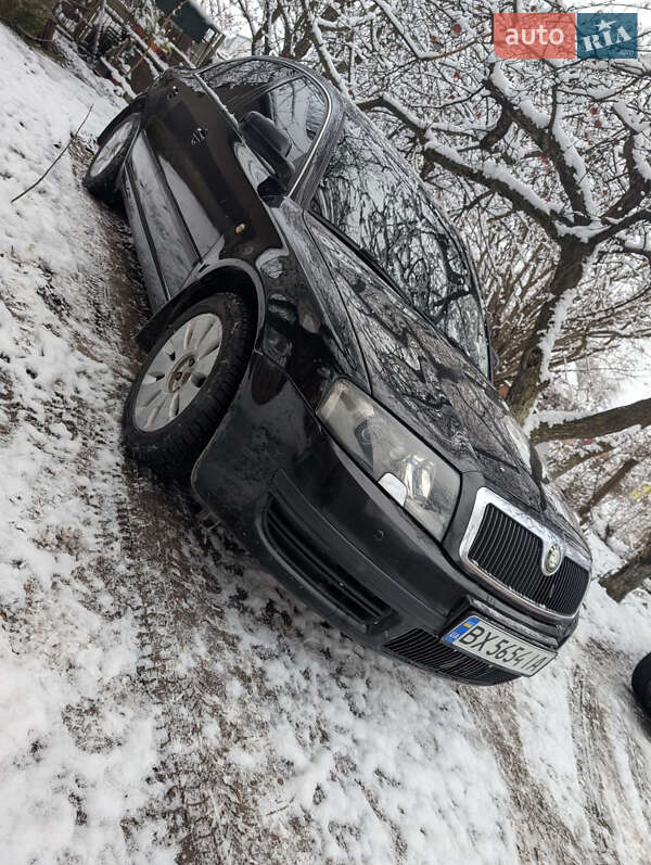 Лифтбек Skoda Superb 2005 в Черновцах