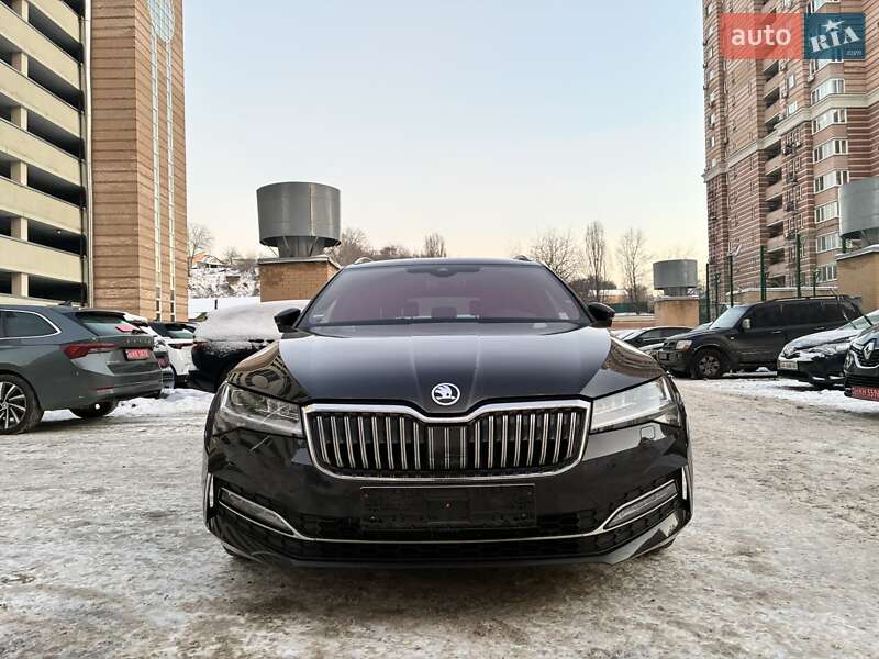 Универсал Skoda Superb 2021 в Киеве