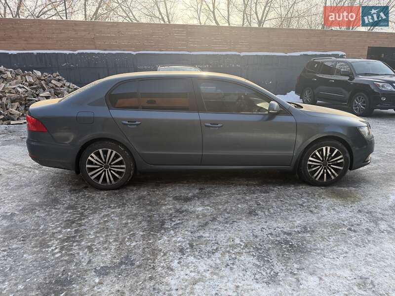 Лифтбек Skoda Superb 2014 в Киеве фото 4 Лифтбек Skoda Superb 2014 в Киеве