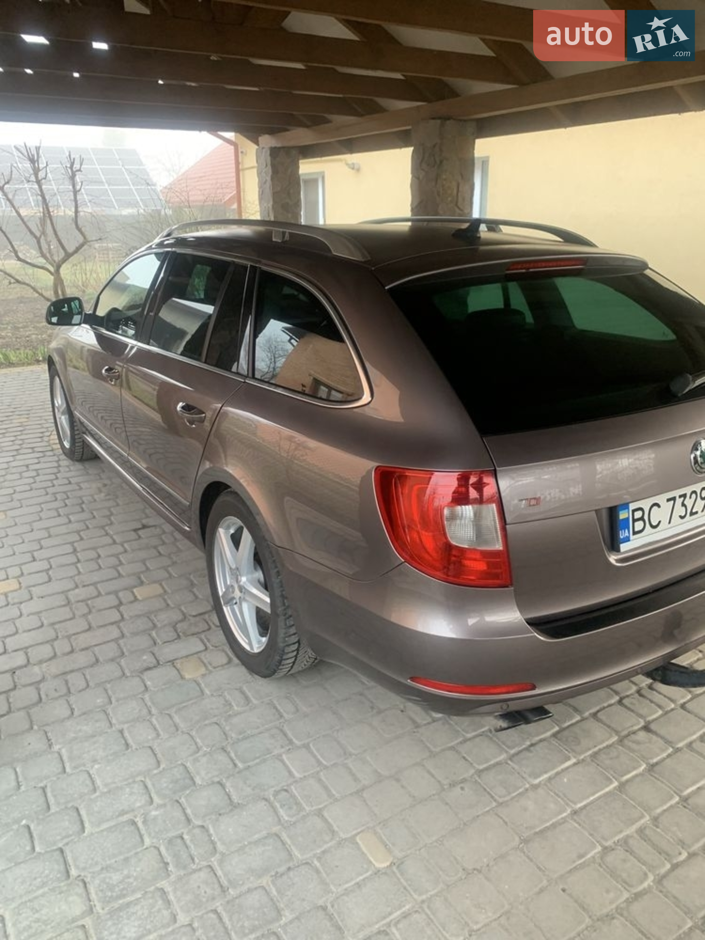 2011 Skoda Superb - мініатюра 2