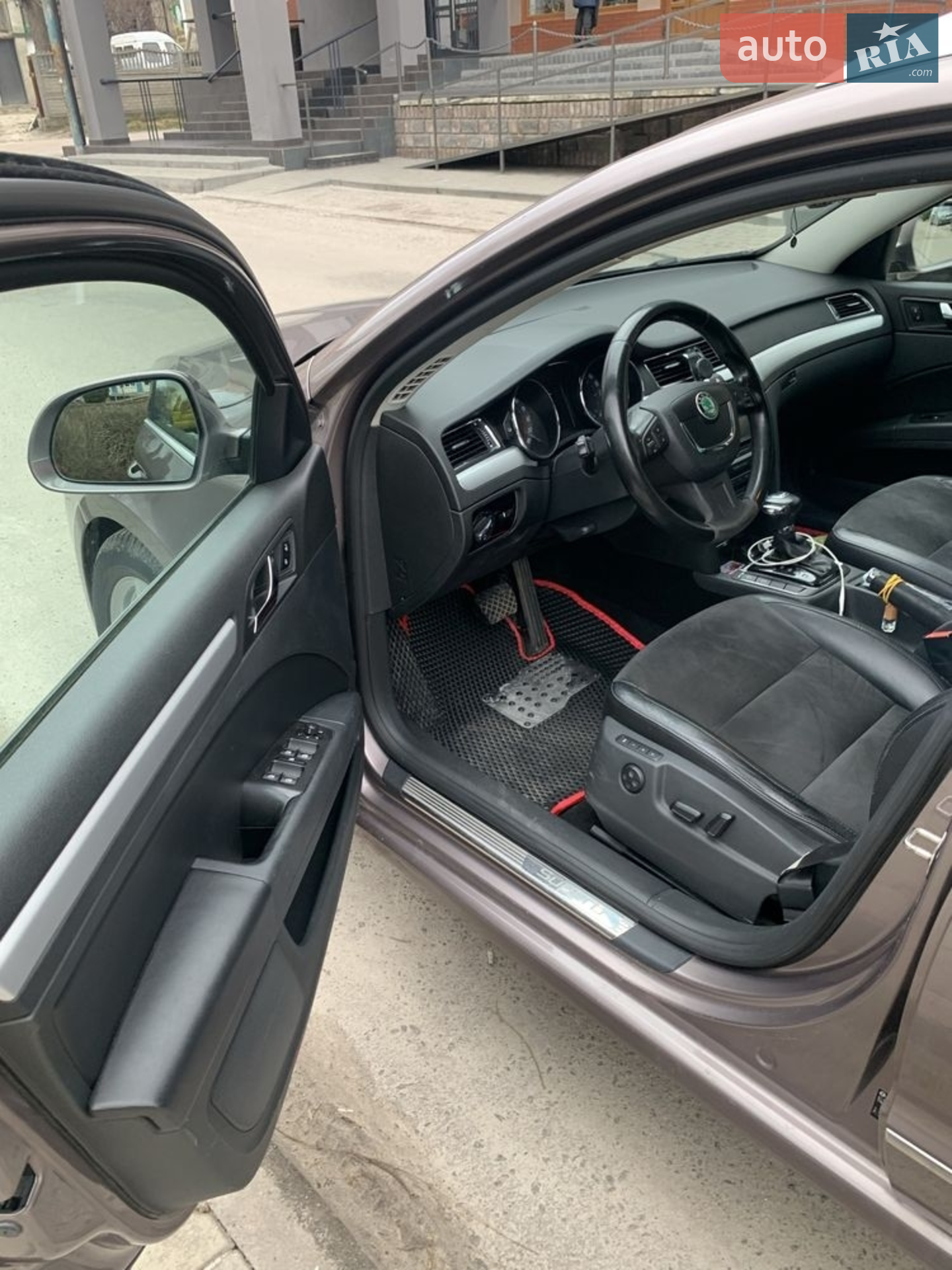 2011 Skoda Superb - мініатюра 8