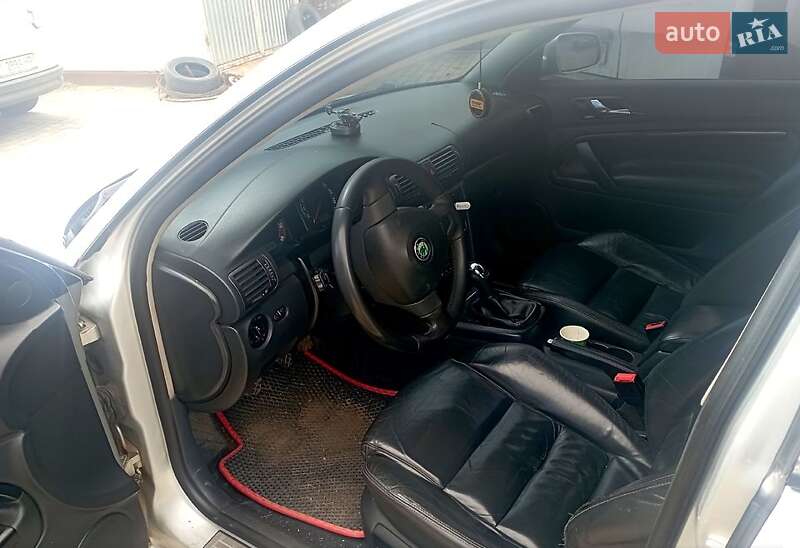 Лифтбек Skoda Superb 2002 в Миргороде