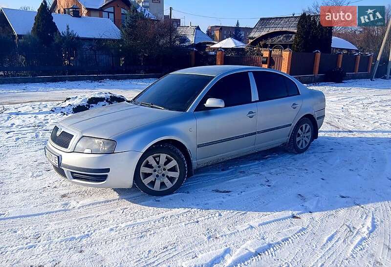 Лифтбек Skoda Superb 2002 в Миргороде