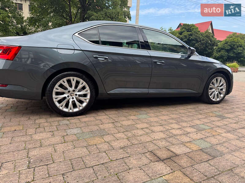 Лифтбек Skoda Superb 2020 в Надворной