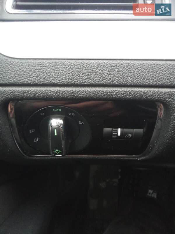 Универсал Skoda Superb 2012 в Кременчуге фото 2 Универсал Skoda Superb 2012 в Кременчуге