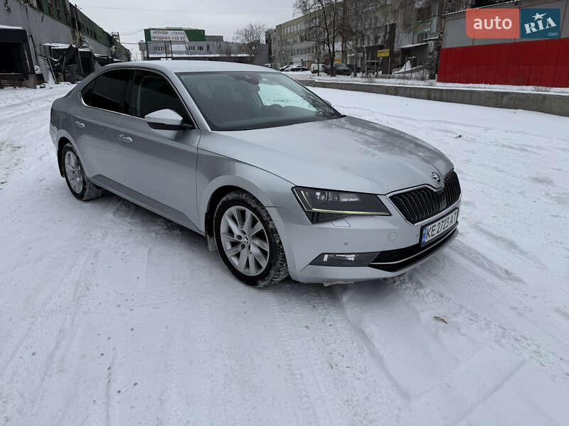 Лифтбек Skoda Superb 2016 в Днепре