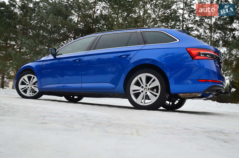 Универсал Skoda Superb 2022 в Дрогобыче