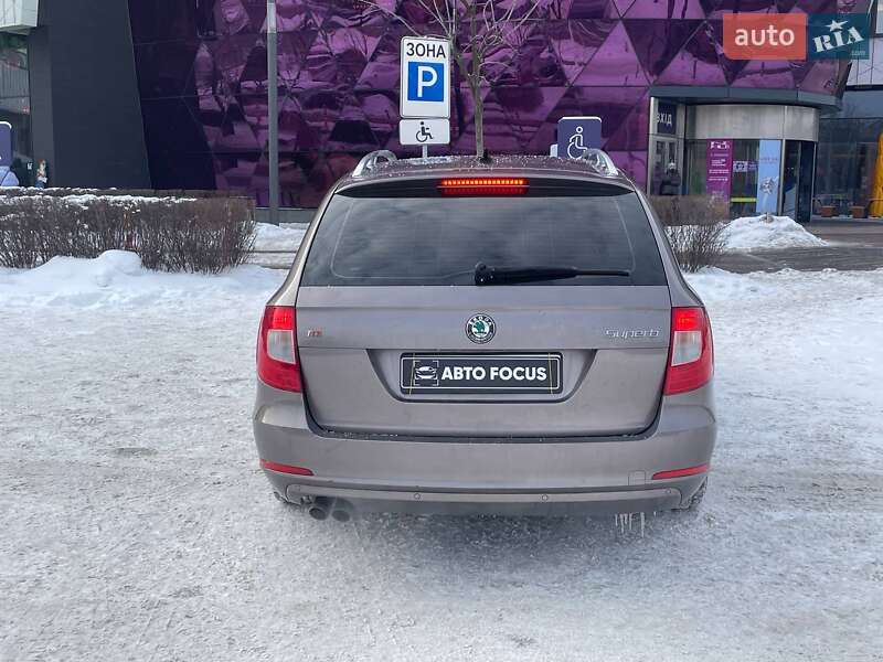 Универсал Skoda Superb 2010 в Киеве