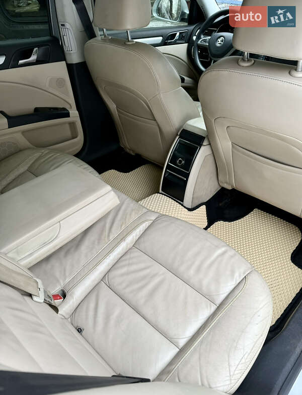 Ліфтбек Skoda Superb 2011 в Дніпрі